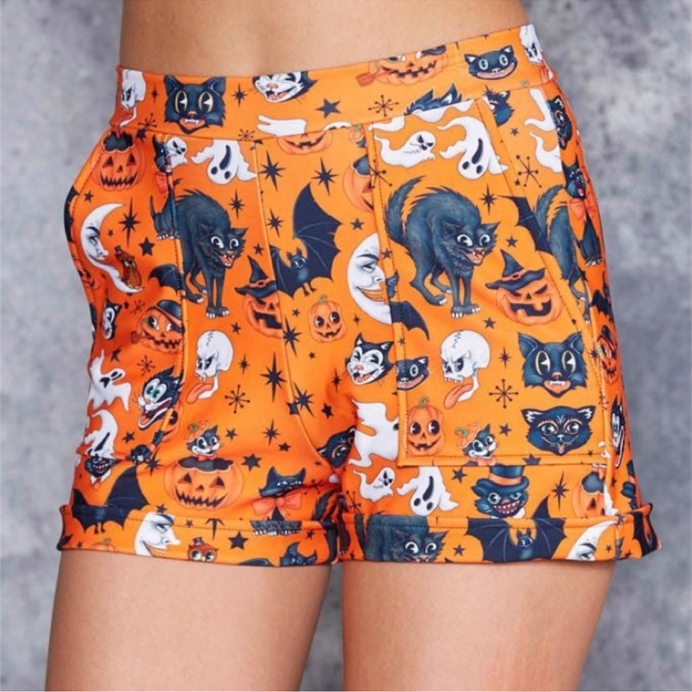 BlackMilk Trick or Treat Pumpkin Cuffed Shorts